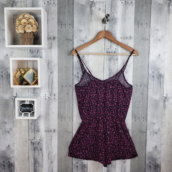 2/$20 American Eagle | Floral Romper - Picture 2 of 5